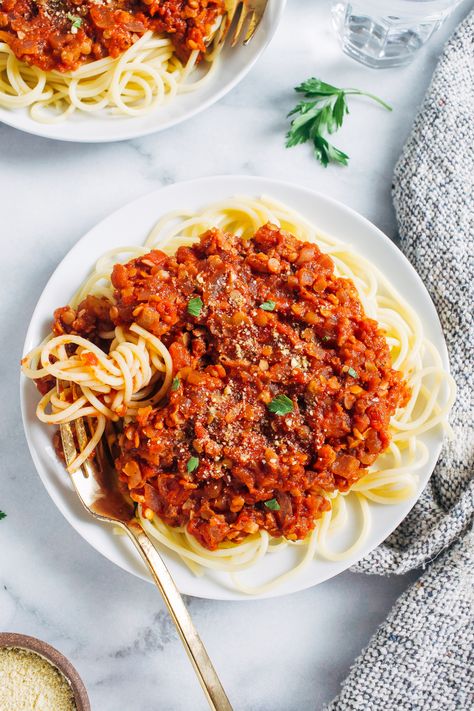 Red Lentil Bolognese, Red Lentil Recipes, Slow Cooker Bolognese, Lentil Bolognese, Vegan Bolognese, Vegan Slow Cooker, Lentil Pasta, Red Lentils, Vegan Pasta Recipes