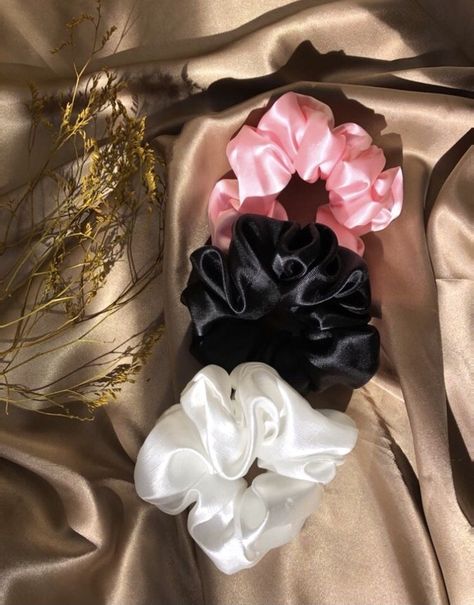 Business Esthetics, Bridesmaid Scrunchie, Cute Scrunchies, Green Scrunchie, Diy Hair Scrunchies, Diy Hair Accessories Ribbon, Hair Tie Accessories, Diy Jewelry Rings, Floral Logo Design