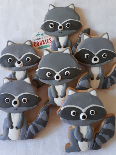 Raccoon Cookies. First birthday cookies. Raccoon Cookies Decorated, Raccoon Cake Birthday, Raccoon Themed Birthday Party, Raccoon Birthday Party, Raccoon Cupcakes, Combined Birthday Party Ideas, Raccoon Cookies, Biscuit Decorating Ideas, Birthday Raccoon