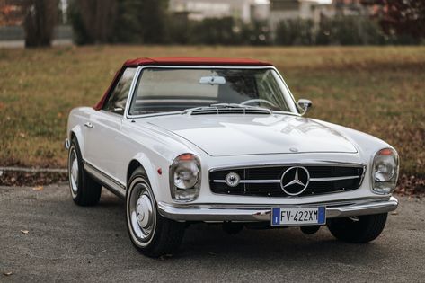 1967 MERCEDES-BENZ 230 SL PAGODA Autos Aesthetic, Mercedes Pagoda, Sl Mercedes, Mercedes Auto, Classic Convertible, Young Johnny Depp, Mercedes Sl, Mercedes Car, 2024 Vision