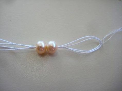 how to knot pearls Restringing Pearls, Restring Pearls, Knotting Pearls, Pearl Necklace Tutorial, Hand Knotted Pearls, Stringing Beads, Handmade Pearl Jewelry, Country Jewelry, Cheap Necklaces