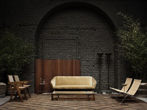 Brick Wall Ideas, Painted Brick Wall, Painted Brick Walls, Brick Interior Wall, Voyage New York, Bistro Furniture, Gallery Furniture, Outdoor Patio Set, Architectural Practice