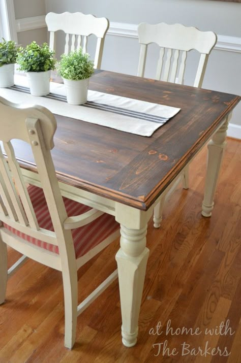 Farmhouse Table Makeover.  Hopefully this is what my beautiful treasure from the Habitat for Humanity re-store will look like when I'm done with it!!!!! Farmhouse Table Makeover, Kitchen Table Makeover, Farmhouse Table Decor, Farmhouse Kitchen Tables, Diy Farmhouse Table, Table Farmhouse, Table Makeover, Style Deco, Trendy Kitchen