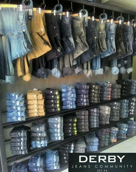 Denim Display, Fashion Window Display, Clothing Store Displays, Retail Store Interior Design, Clothing Store Interior, Clothing Store Design, Retail Store Display, Boutique Clothing Store, Store Design Boutique