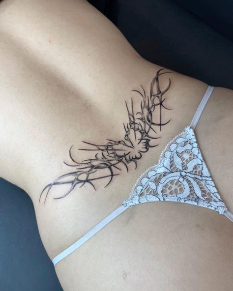 Tramp Stamps, Amazing 3d Tattoos, Epic Tattoo, Hip Tattoos Women, Cute Tattoos For Women, Discreet Tattoos, Hot Tattoos, Elegant Tattoos, Back Tattoos