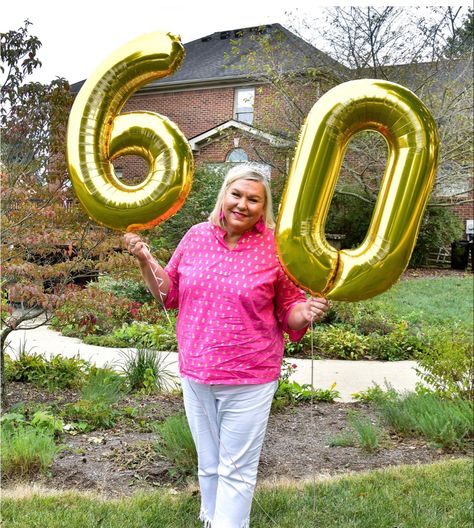 Ideas For 60th Birthday, Birthday Ideas For Mom, 60th Birthday Ideas, 60th Birthday Ideas For Mom, 60th Birthday Balloons, Indoor Photoshoot, Birthday Photo Shoot, Photo Shoot Ideas, Gold Balloons