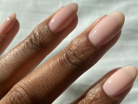 So delicate. Chiffon Nails, Minimal Manicure, Sheer Polish, Short Nail Manicure, Nails Trend, Colors For Dark Skin, Gel Couture, Subtle Nails, Cool Skin Tone