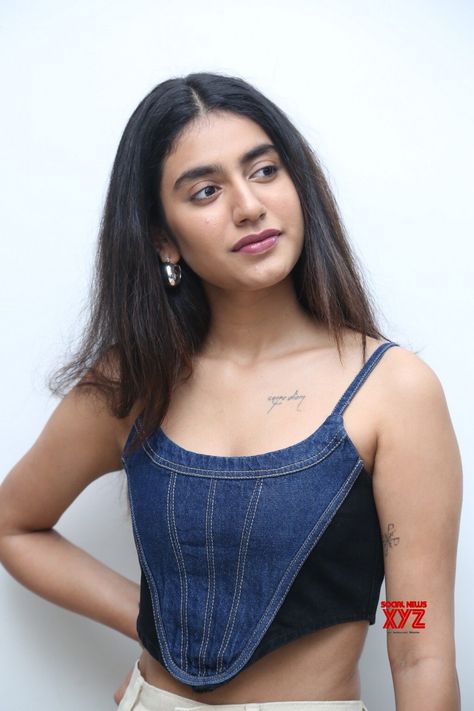 Priya Prakash Varrier Hot, Priya Varrier, Priya Prakash, Hot Pics, Hd Images, Interview, Saree, Actresses, Quick Saves