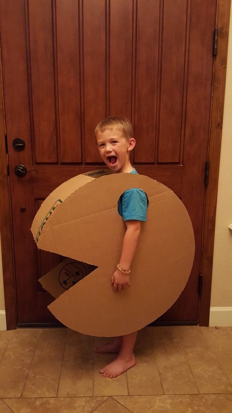 Diy Halloween Boys, Pacman Ghost Costume, Monster Halloween Costumes, Pac Man Halloween Costume, Pac Man Costume, Mens Halloween Costumes Diy, Diy Costumes Men, Boys Halloween Costumes Diy, Halloween Costumes For Work