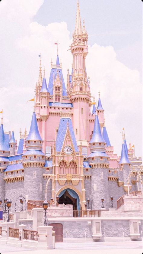 Aug 7, 2021 - This Pin was discovered by Catalina Espinoza. Discover (and save!) your own Pins on Pinterest Disney Wallpaper Cute, Disney World Pictures, Wallpaper Disney, Cute Disney Pictures, Wallpaper Cute, World Pictures, Disney Pictures, Cute Disney, Disney Wallpaper