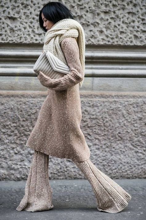 Street style❤ Yoyo Cao, Fashion Gone Rouge, Stil Boho, Mode Boho, Cooler Look, Knitwear Fashion, Fashion Weeks, Estilo Boho, Knit Fashion