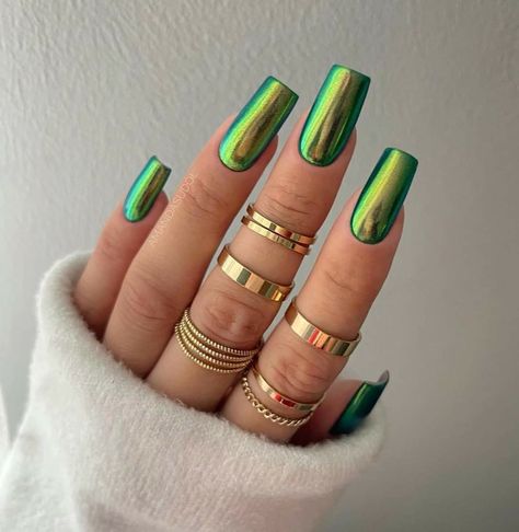 Hot Nails Trends 2022 Fall, 90s Nail Designs, Autumn Nails 2022, 90s Nails, Popular Nail Colors, Bright Red Nails, March Nails, Multicolored Nails, Abstract Nail