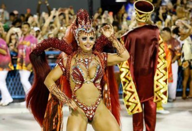 Confira fotos das rainhas de bateria no 1º dia de desfiles no Rio Carnival Girl, Festival Captain Hat, Google Photos, No 1, Captain Hat, Carnival, Wonder Woman, Hats