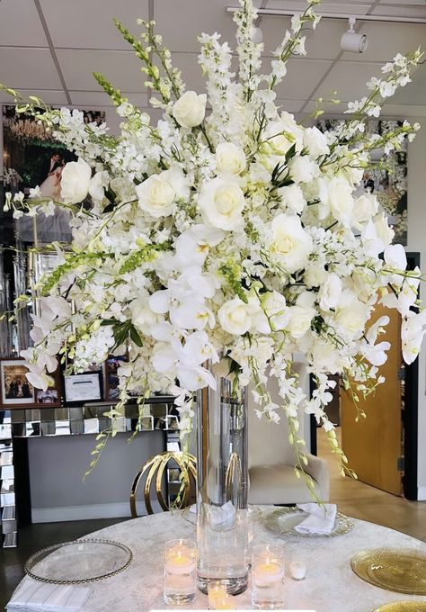 Low White Floral Centerpieces, White Floral Centerpieces Wedding Low, White Flower Centerpieces Wedding Tall Vases, White Gold Flower Centerpieces Medium, Elevated Floral Centerpieces White, Reception Table Layout, Sweetheart Table Flowers, Tall Flower Arrangements, Flower Board