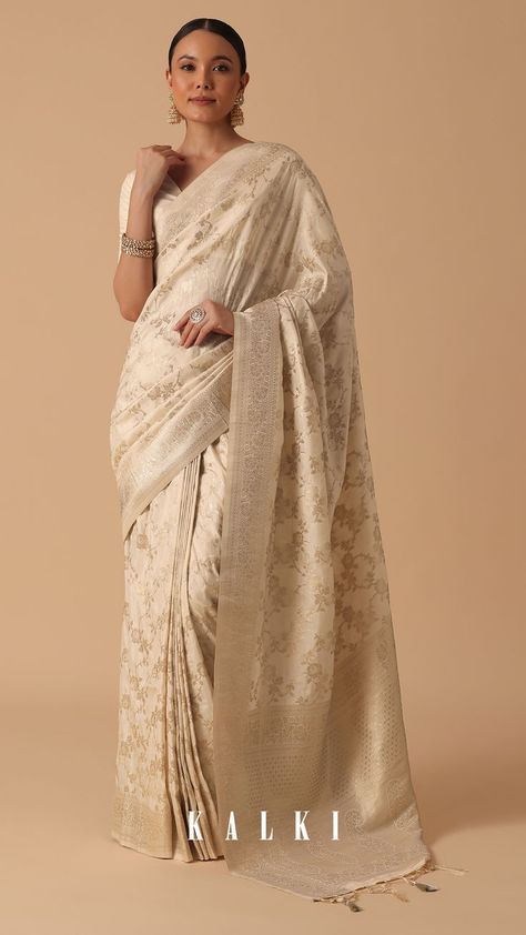 Banarasi Saree Look For Wedding, White Saree Wedding, Sari Ideas, Saree Aesthetic, Beautiful Entrance, Katan Saree, Engagement Saree, Reception Outfits, Desi Dress