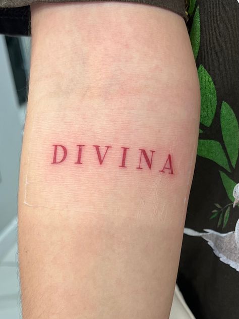 Divina Tattoo Word, Portuguese Tattoo Ideas Words, Tattoos In Portuguese, Divina Tattoo, Portuguese Tattoo Ideas, Portuguese Tattoo, Tattoo Inspo, Hair Hacks, Cool Tattoos