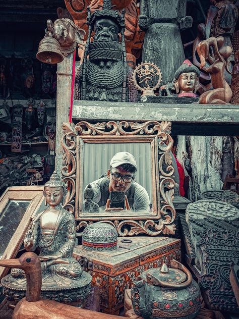 Chor Bazaar Mumbai, Chor Bazar Mumbai, Chor Bazaar, Mumbai Photography, South Mumbai, Flat Art, The Tourist, Vision Boards, Flea Markets