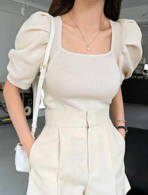 Knitted Top Outfit, Modest Dresses Casual, Beige Top, Causual Outfits, Fashion Attire, Mode Inspo, Business Casual Outfits, Casual Style Outfits, Korean Outfits