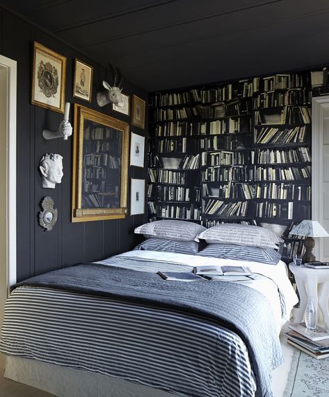 Alternative Bedroom, Grey Colour Scheme Bedroom, Grey Bedroom Colors, Dark Gray Bedroom, Headboard Alternative, Gray Bedroom Walls, Black Bedroom Design, Black Rooms, Dark Bedroom