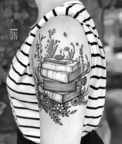 Pretty Skull Tattoos, Lace Skull Tattoo, Literary Tattoo, Book Literature, Teacup Tattoo, Books And Flowers, Small Wolf Tattoo, Arm Tattoo Designs, Skull Hand Tattoo