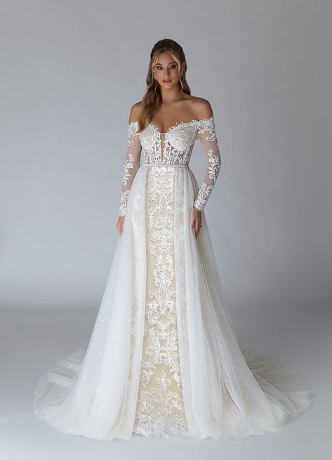 Glam Wedding Dress, Chapel Train Wedding Dress, Bridal Gowns Mermaid, Wedding Dress Lace, Wedding Dress Train, Traditional Wedding Dresses, Chapel Train, Perfect Wedding Dress, Little White Dresses