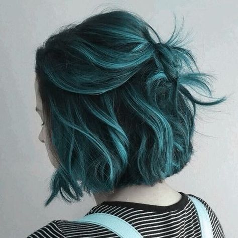 Teal Hair, Turquoise Hair, Dyed Hair Inspiration, Hair Inspiration Short, Pretty Hair Color, Haircut And Color, Hair Dye Colors, Dye My Hair, Short Hair Haircuts