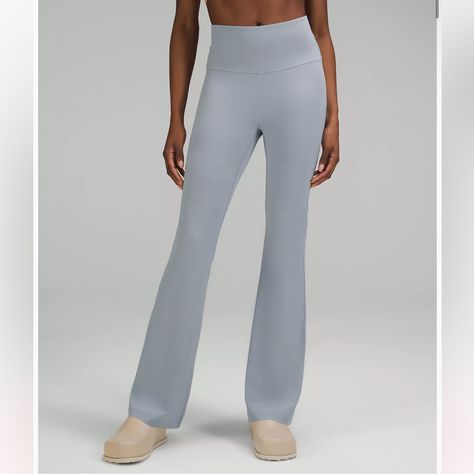 Lululemon Groove Super-High-Rise Flared Pant Nulu - Chambray. Size 6. Tags Still On. Never Worn. #Lululemon #Leggings Pilates Princess Outfit, Princess Outfit Ideas, Lululemon Black Friday, Athleisure Inspo, Before 2023, Princess Outfit, Pilates Princess, Short Coat Jackets, Dr Closet