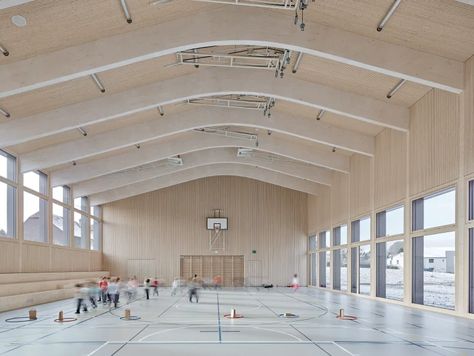 JOUD VERGELY BEAUDOIN, Roland Bernath · MULTIPURPOSE HALL. LA GRANGE AU PRE · Divisare Multipurpose Hall Design, Gymnasium Architecture Design, Multipurpose Hall Architecture, Sports Hall Architecture, Multipurpose Gymnasium, Sport Hall Architecture, Sports Training Facility Architecture, School Multipurpose Hall Design, Sport Architecture