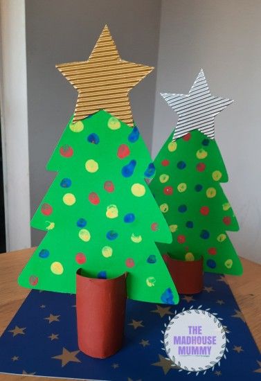 Fingerprint Christmas trees - This crafty family - Crafts for kids Fingerprint Christmas Tree, Trees Craft, Fingerprint Christmas, Mummy Crafts, Reindeer Craft, Preschool Christmas Crafts, Christmas Crafts For Kids To Make, Christmas Arts And Crafts, Festive Crafts