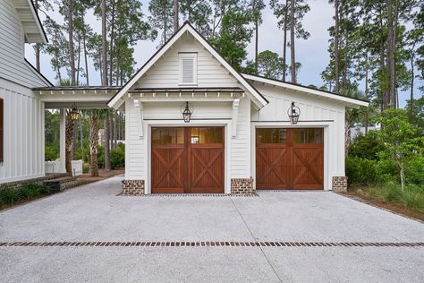 Resort Custom Homes Photo Shoot - Farmhouse - Garage - Atlanta - by Tom Jenkins Films | Houzz Industrial Garage Design, Diy Garage Plans, Detached Garage Designs, Storage Organization Ideas, Industrial Garage, Low Country Homes, Garage Plans With Loft, Garage Designs, Garage Plans Detached