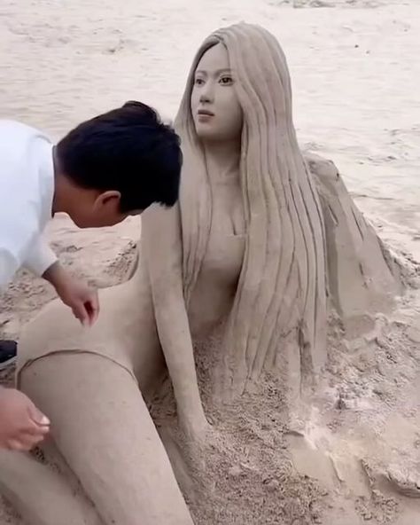 Handmade Craft on Instagram: "Amazing Sand sculptures 🏖 rate 1-10!  by dykfs1k99vrr (Döuyin)  #art #artist #sand #sculpture" Creative Packaging Ideas, Sand Sculpture, Gifts Wrapping Diy, Sand Sculptures, Creative Artwork, Packaging Ideas, Instagram Creative, Creative Packaging, Handmade Crafts