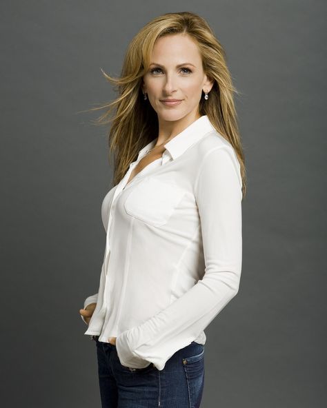 One of the most amazing women to walk the earth. Marlee Matlin. Leisha Hailey, Marlee Matlin, Good Woman, Jewish Women, Successful People, Best Actress, White Shirt, Movie Stars, Amazing Women