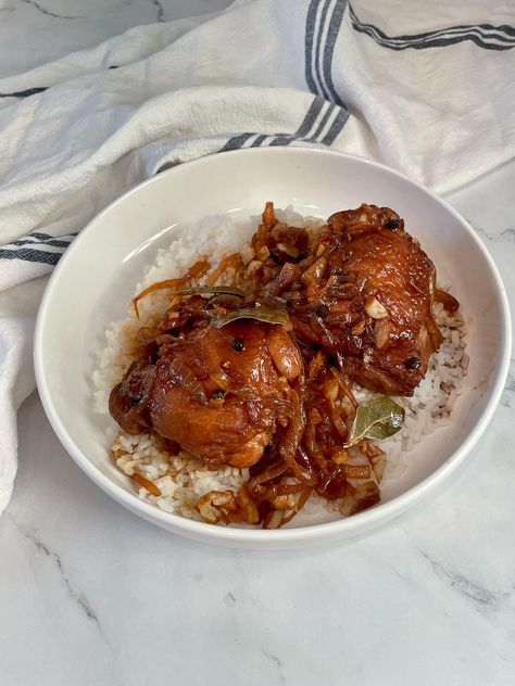 Adobo Chicken Filipino, Dorm Meals, Filipino Adobo, Chicken Adobo, Adobo Recipe, Filipino Style, Adobo Chicken, One Pot Dinner, Weekday Meals