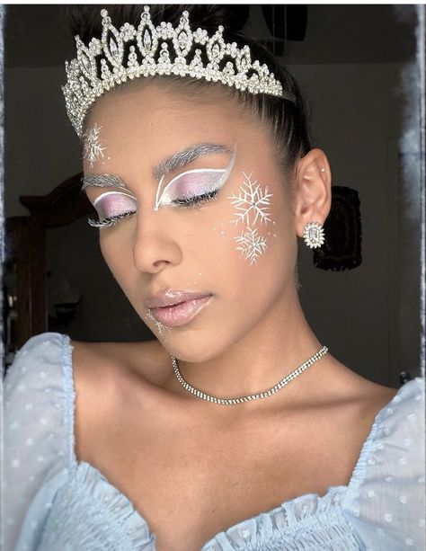 Winter Makeup Looks Ice Queen Black Women, Snow Flake Makeup Look, Ice Queen Makeup Halloween, Winter Wonderland Makeup Looks, Snow Makeup Looks, Winter Wonderland Makeup, Ice Princess Makeup, White Witch Costume, Snow Queen Makeup