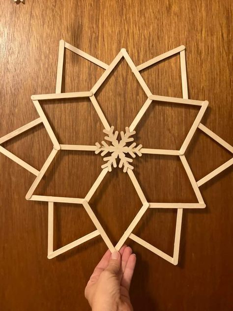 Christmas Decor Popsicle Sticks, Paint Stick Crafts Diy Projects Christmas, Simple Room Decoration Ideas, Popsicle Stick Star Ornament, Clothespin Stars Snowflake Ornaments, Snowflake Popsicle Sticks Ornament, Simple Room Decoration, Wooden Clothespin Crafts, Diy Popsicle Stick Crafts