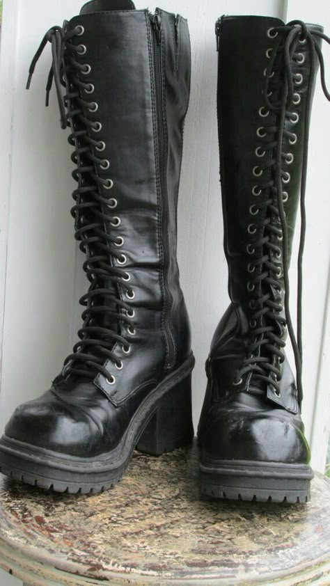 Maquillage Goth, Goth Shoes, Goth Boots, Aesthetic Shoes, Style Boots, Chunky Platform, Dream Shoes, Steam Punk, Dream Clothes