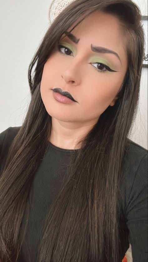 Shego from Kim Possible cosplay makeup Shego Makeup, Kim Possible Cosplay, Kim Possible, Cosplay Makeup, Makeup Inspo, Face Painting, Halloween Makeup, Lip Makeup, Halloween Costume