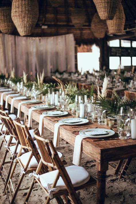 Tulum Party Ideas, Tulum Table Setting, Minimalist Beach Wedding Reception, Tulum Mexico Decor, Tulum Event Decor, Jungle Chic Wedding, Tulum Inspired Party, Tulum Party Decor, Tulum Vibes Party