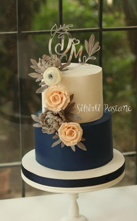 Navy Wedding Cake, Vintage Pasta, Wedding Cake Navy, Floral Wedding Cakes, Romantic Wedding Cake, Wedding Cakes Blue, Amazing Wedding Cakes, Wedding Cake Rustic, Simple Wedding Cake