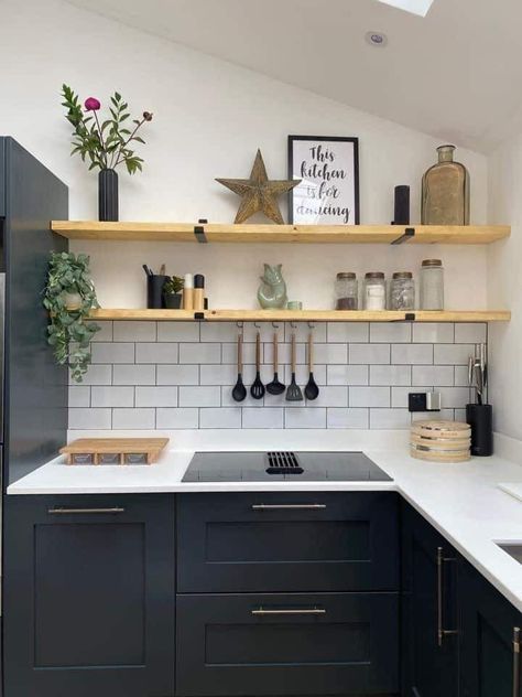 Minimal Kitchen Design, Kitchen Floating Shelves, Elegant Kitchen Design, White Kitchen Decor, Home Design Diy, Minimalist Kitchen, Open Plan Kitchen, Kitchen Sets, Kitchen Shelves