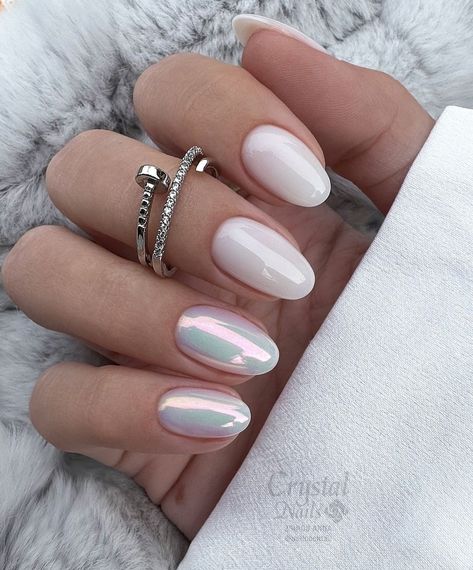 Pearly Nails, Nails Iridescent, Pink White Nails, Sophisticated Nails, Blue And White Nails, Gold Nail Designs, Solid Color Nails, Color Nails, Striped Nails