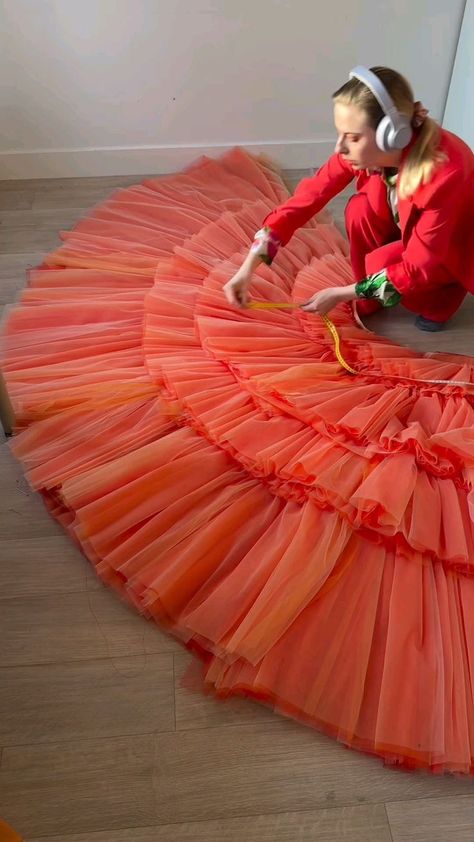 Tulle Dress Tutorial, Diy Skirt Easy, Dress Making Videos, Tulle Skirt Pattern, Tulle Dress Diy, Diy Tulle Skirt, Gaun Koktail, Easy Dress Sewing Patterns, Dress Sewing Tutorials