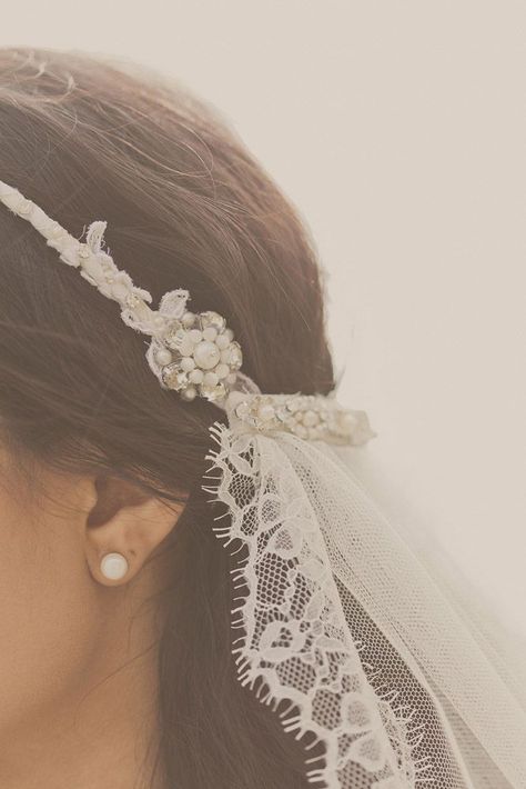 Bohemian Veil with delicate headband and veil attached in back Headband And Veil, Bohemian Veils, Veil Headpiece, Dresses Flowers, Delicate Wedding, Veil Hairstyles, Friends Wedding, Bohemian Bride, Head Pieces