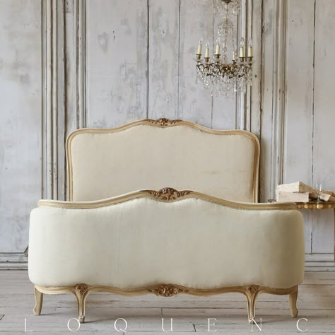 1910 Antique Pale Cream Enamel Bed #eloquence #thebellacottage Louis French Style Bed, French Style Bedroom, Dressing Design, Country Bedding, French Country Furniture, Gold Bed, French Bed, Style Bed, Classic Bedroom