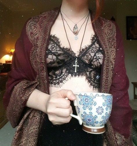 Bohemian Goth, Hippie Goth, Mode Inspo, Goth Outfits, Looks Vintage, Aesthetic Fashion, Fashion Sense, Capsule Wardrobe, Aesthetic Clothes