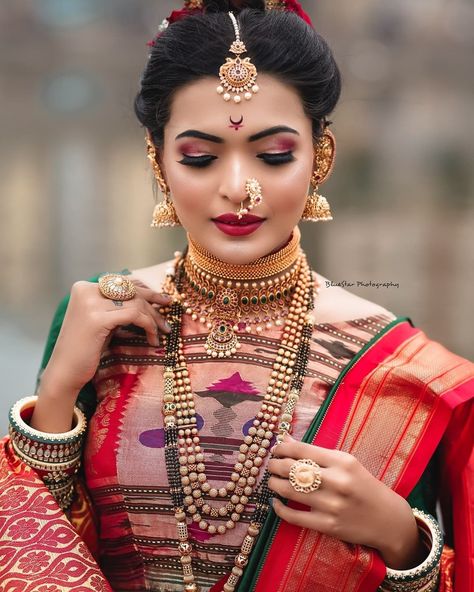 Kashta Saree Poses, Khopa Hair Styles Maharashtrian, Marathi Outfit, Maharashtrian Saree, Kashta Saree, Indian Bride Poses, Marathi Bride, Indian Bride Makeup, Marathi Wedding