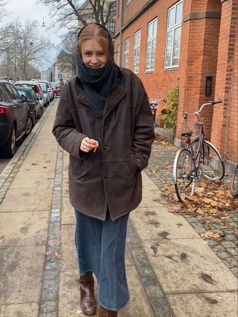 80s Cold Weather Outfits, Freezing Cold Weather Outfits, German Winter Outfits, Norm Core Outfits, Rain Outfits For Women, 90s Winter Fashion, Vintage Winter Outfits, Frazzled English Woman, Quoi Porter