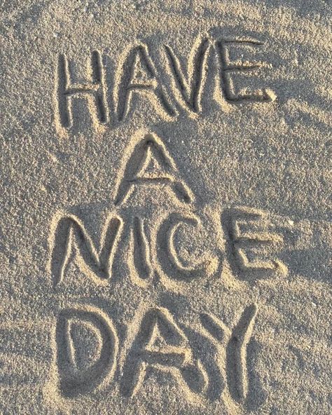 Sand Writing, Beach Instagram Pictures, Summer Beach Vacation, Foto Tips, Ocean Vibes, Creative Instagram Stories, Summer Wallpaper, Have A Nice Day, Shopping Day