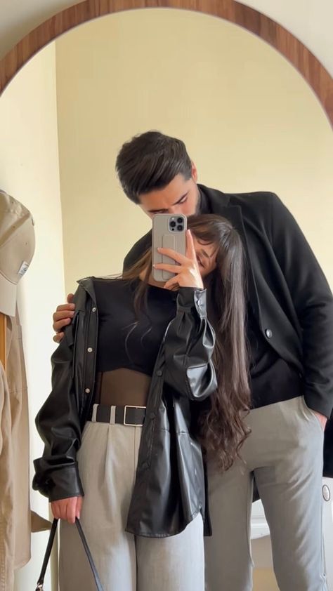 Couple Fits, Fest Outfits, Classy Couple, Couple Picture Poses, Cute Couple Poses, Matching Couple Outfits, Cute Couples Photos, Couples Poses For Pictures, Fashion Mistakes