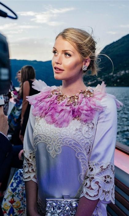 While the Como view may have been eye-catching, this Lady's D&G look certainly was too! Photo: Instagram/@kitty.spencer Eliza Spencer, Lady Eliza Spencer, Princess Diana Niece, Lady Kitty Spencer, Kitty Spencer, Lady Kitty, Princess Kitty, Spencer Family, Royal Dresses